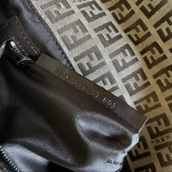 FENDI Large Oversized Zucchino FF East West Baguette Tote - Shoulder Bag - Picture 4 of 15